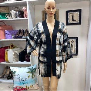 Versona NWT! Black/Cream Print Long Sleeve Covering Size L